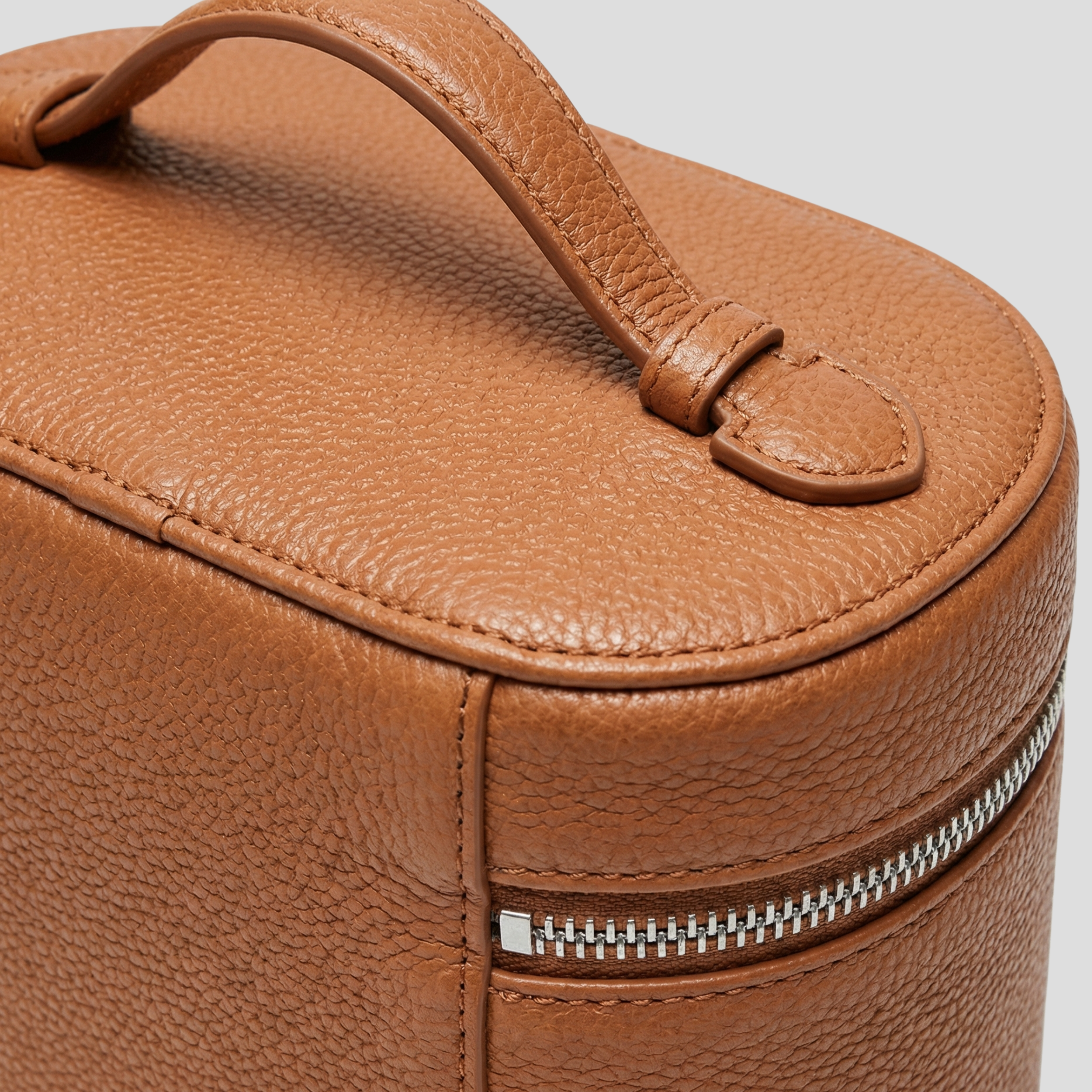 Women Vanity Case | Box Shape & Defined Zip Closure for Daily Use