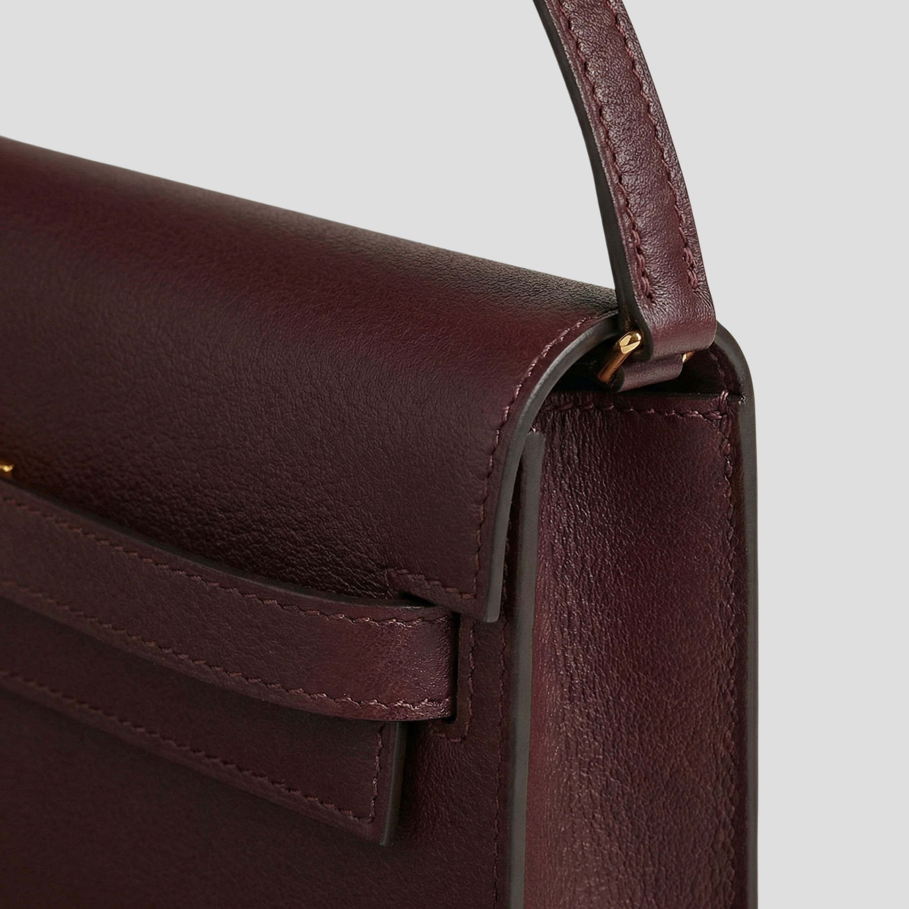 Women Bag | Compact Form & Defined Closure Design for Everyday Use