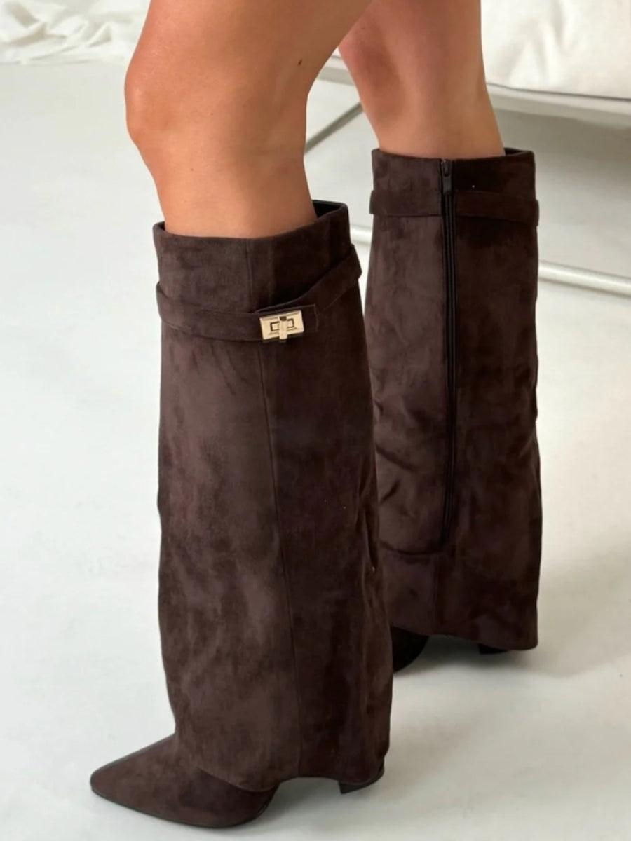 Elegant Woman's Boots | With Golden Accents | Stylish & Modern