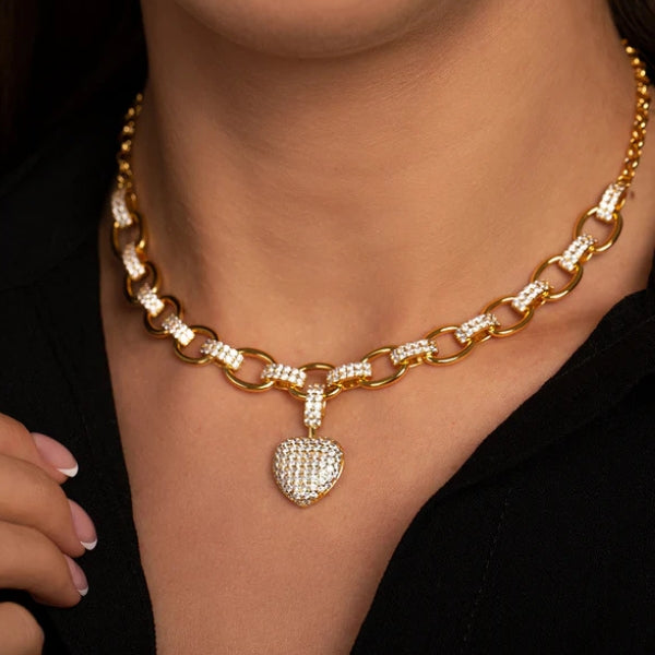 Women Jewelry Set | Oval Chain Structure & Pavé Heart Pendant Detail for Daily and Evening Styling