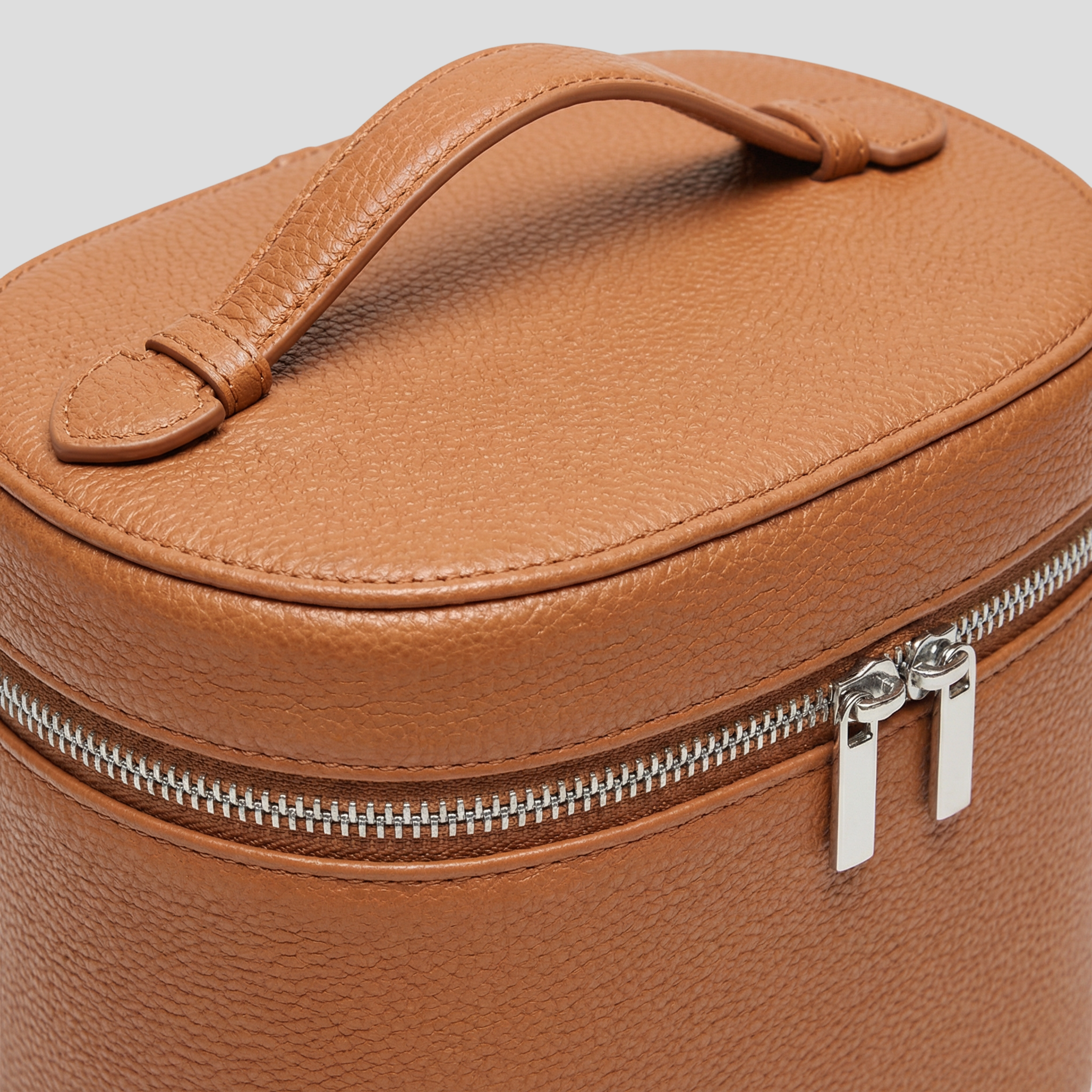 Women Vanity Case | Box Shape & Defined Zip Closure for Daily Use