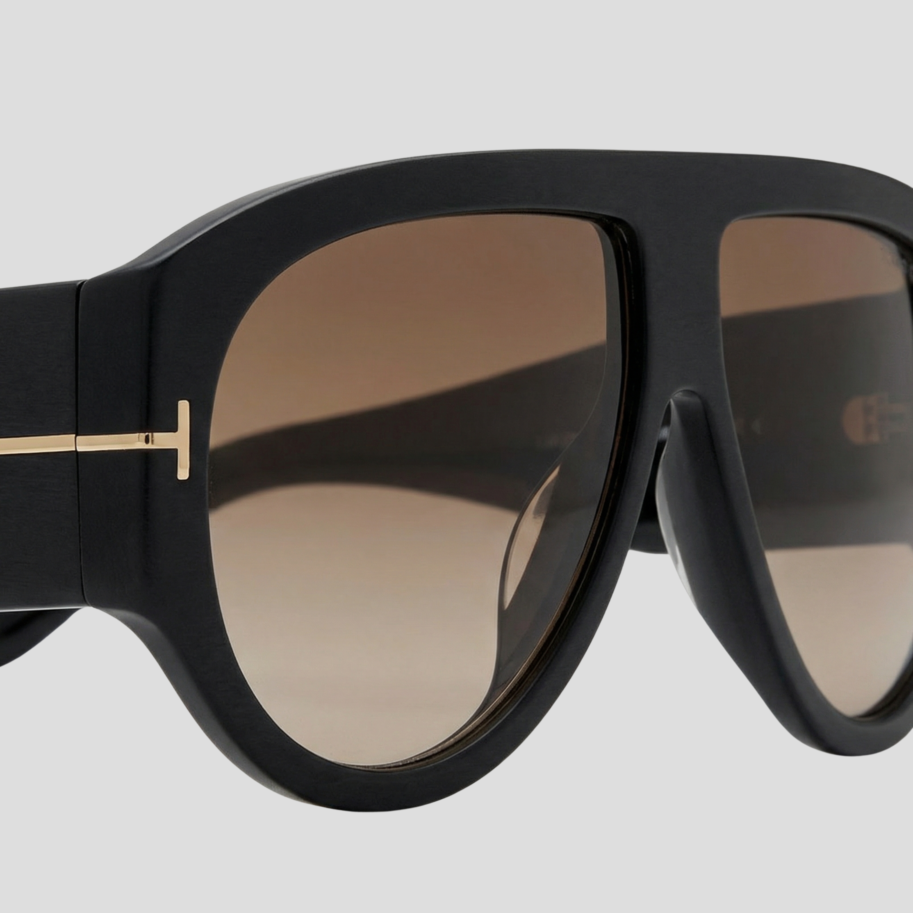 Women Sunglasses | Aviator Frame Shape & Defined Metal Detail for Daily Wear