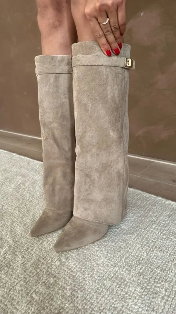 Woman's Elegant Boots | Stylish & Comfortable | The Perfect Combination of Fashion & Comfort